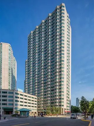 Riverside at Newport apartment building in Jersey City